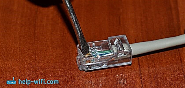 A hálózati kábel krimpelése eszköz (csavarhúzó) nélkül